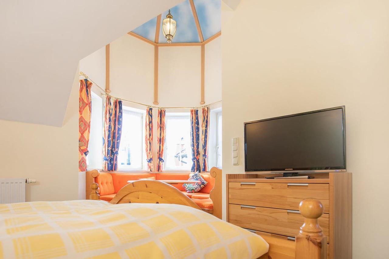 Koenig Ludwig Design Hotel Neu Zimmer Mit Sauna Oder Whirlpool Oder Mehr Altötting Dış mekan fotoğraf