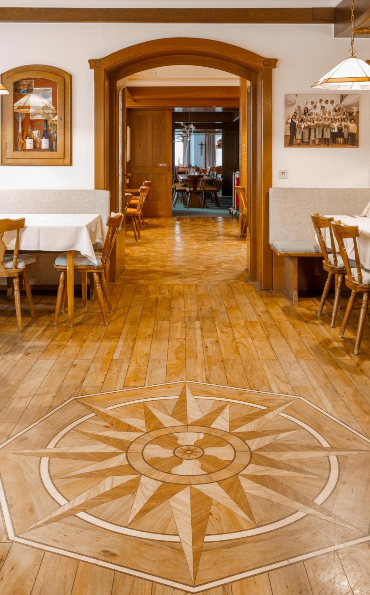 Koenig Ludwig Design Hotel Neu Zimmer Mit Sauna Oder Whirlpool Oder Mehr Altötting Dış mekan fotoğraf
