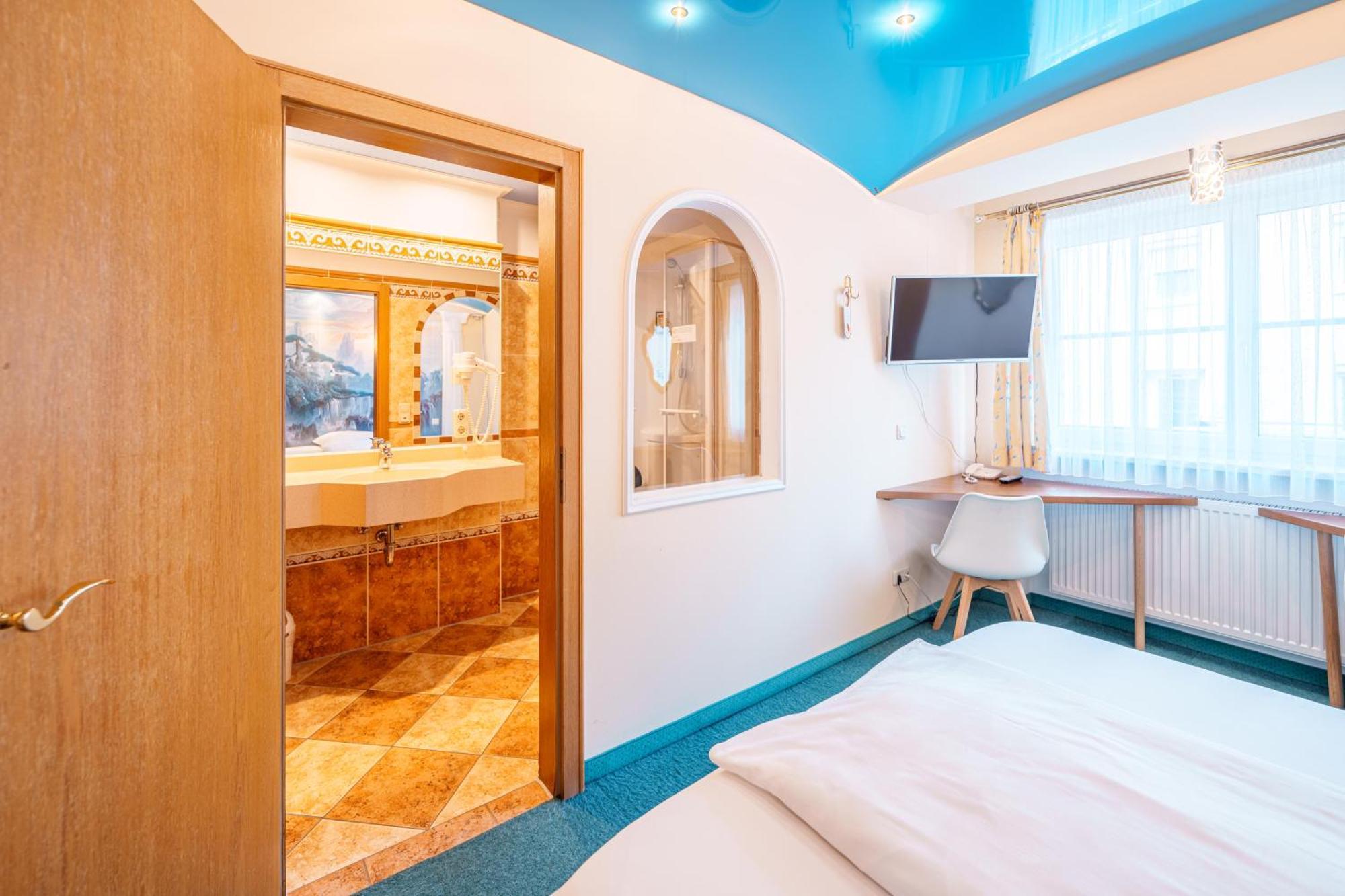 Koenig Ludwig Design Hotel Neu Zimmer Mit Sauna Oder Whirlpool Oder Mehr Altötting Dış mekan fotoğraf