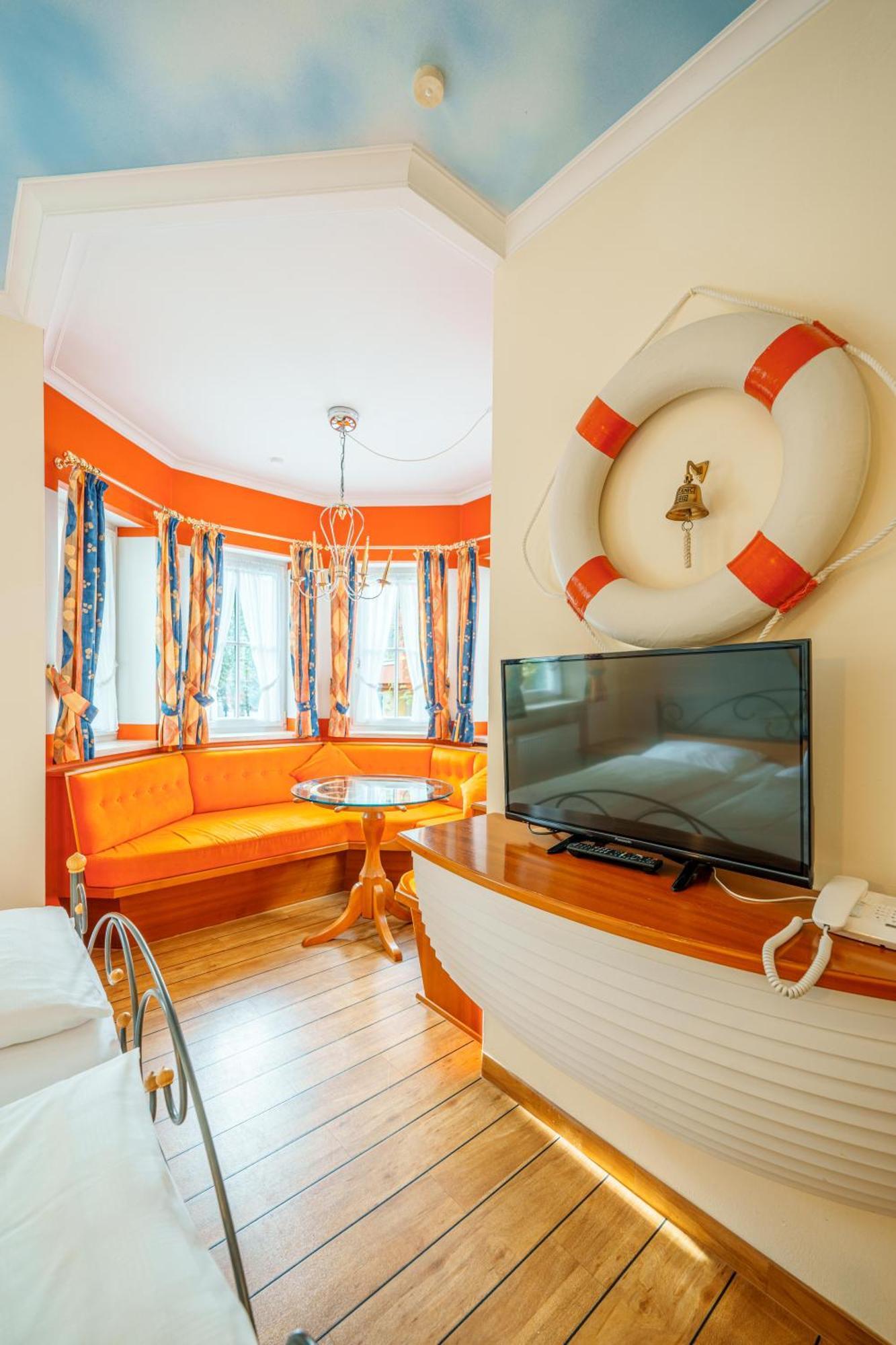 Koenig Ludwig Design Hotel Neu Zimmer Mit Sauna Oder Whirlpool Oder Mehr Altötting Dış mekan fotoğraf
